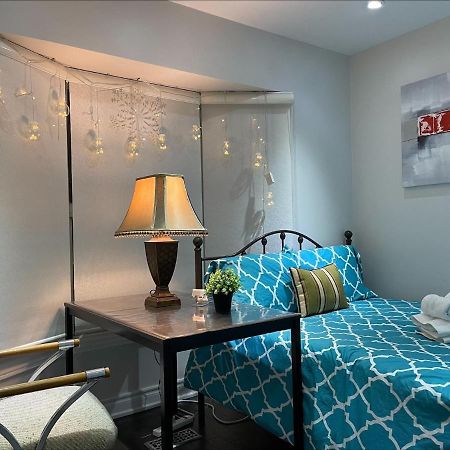 Btn Family-Style Bustling Area Self-Check-In So Fast Fiber Net Free Parking Apartment Toronto Luaran gambar